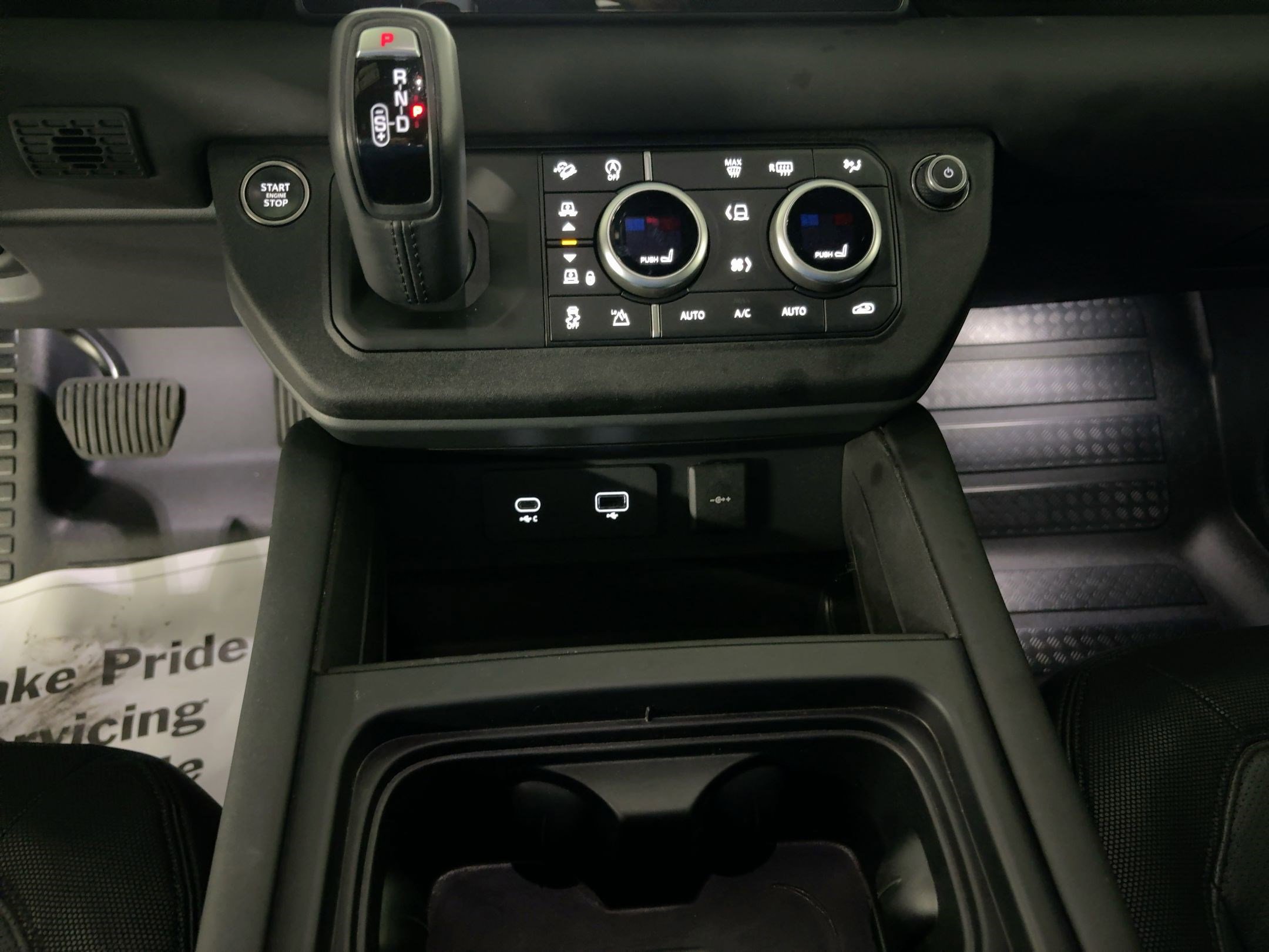 Used 2024 Land Rover Defender 110 X-Dynamic SE image 19