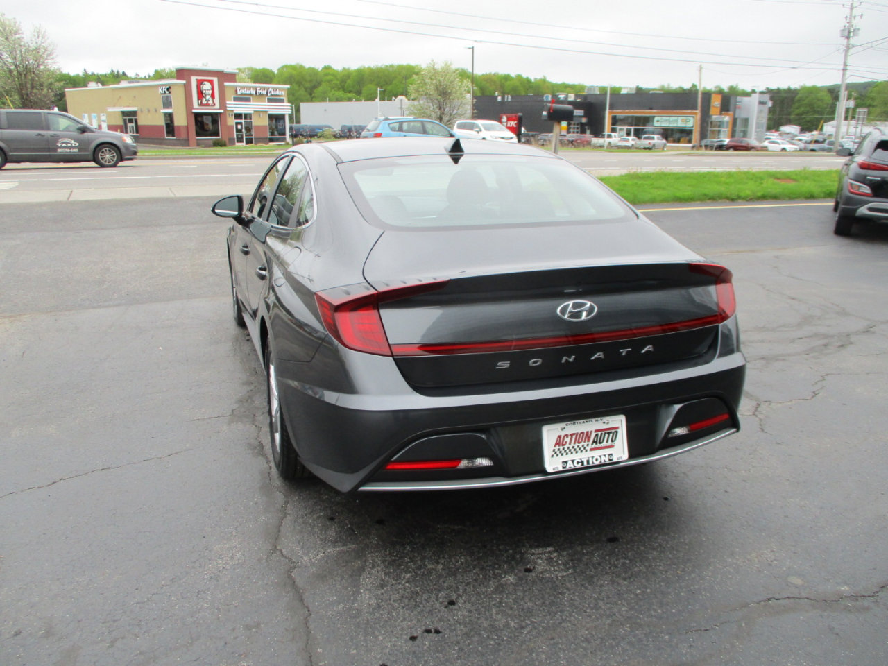 Used 2022 Hyundai Sonata SE w/ Cargo Package image 10