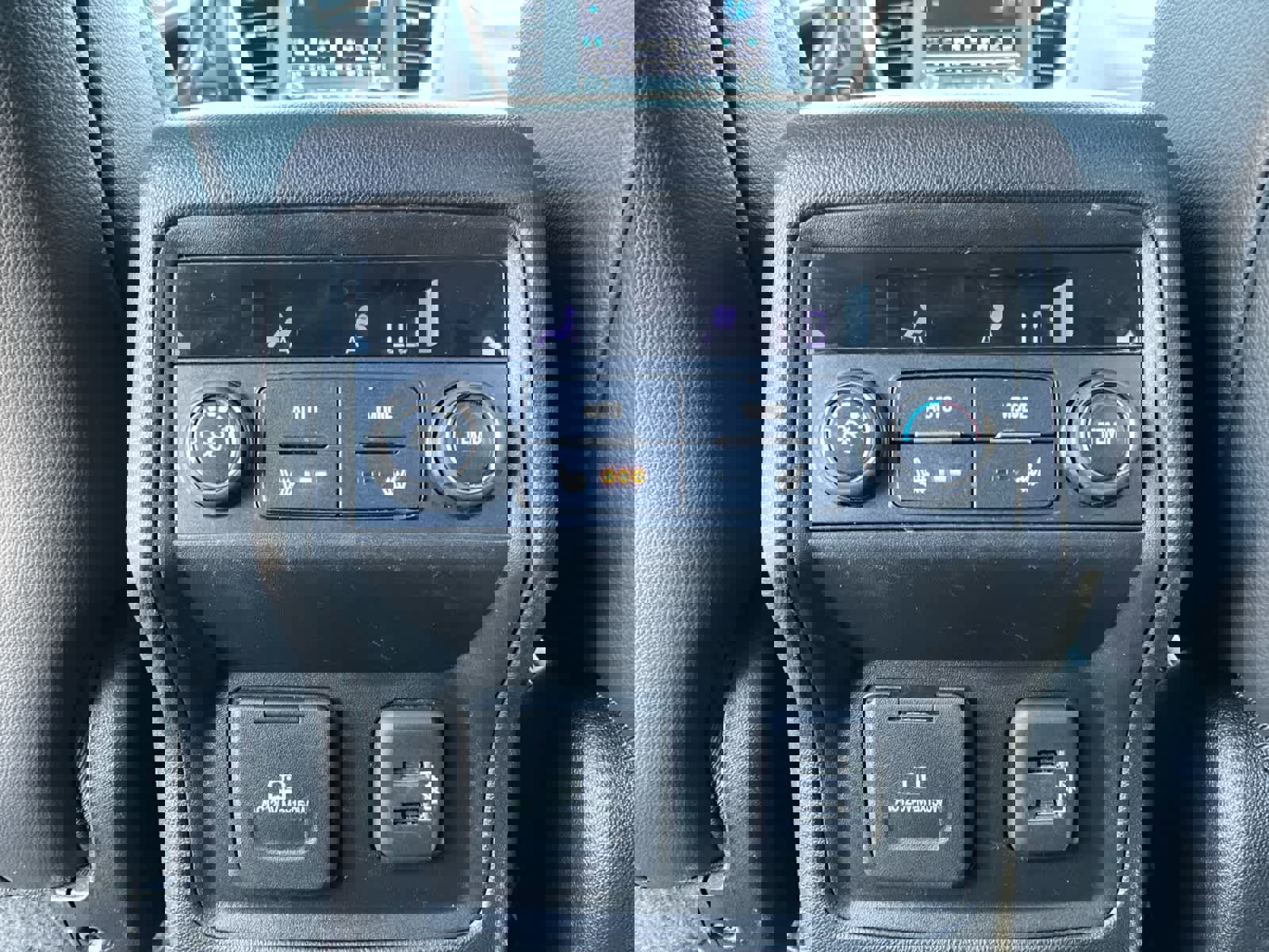 Used 2019 GMC Acadia SLT w/ LPO, Cargo Package image 22