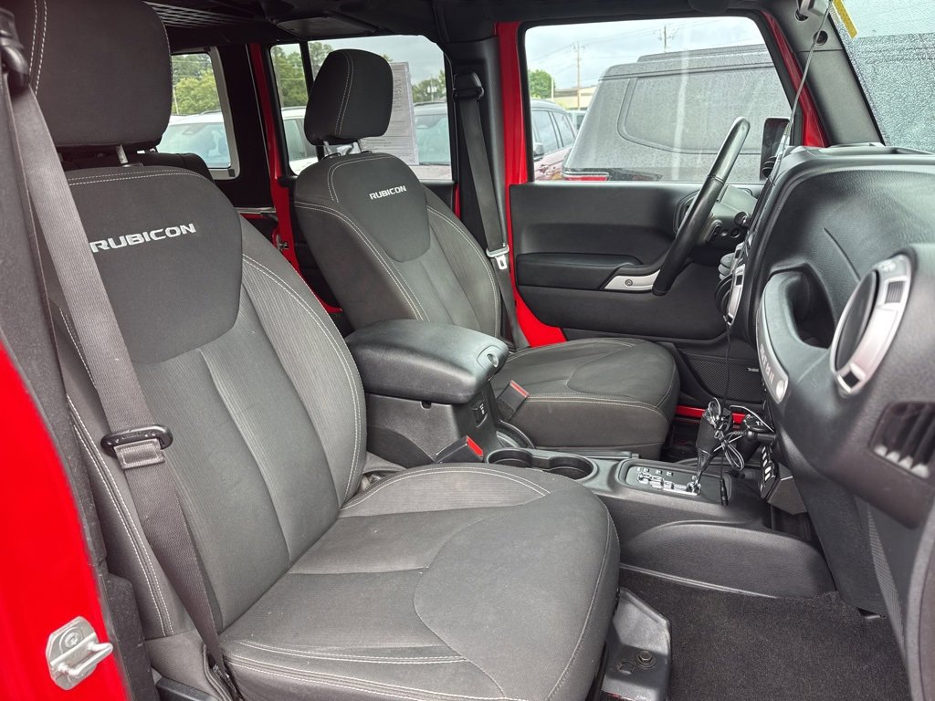 Used 2016 Jeep Wrangler Unlimited Rubicon w/ Connectivity Group image 44