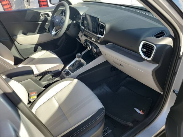 New 2026 Hyundai Venue SEL FWD image 18
