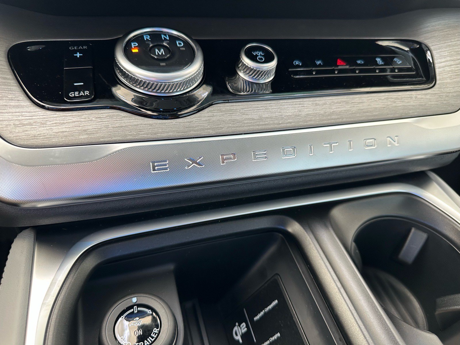 New 2027 Ford Expedition Platinum w/ Platinum Ultimate Package AWD/4WD image 40