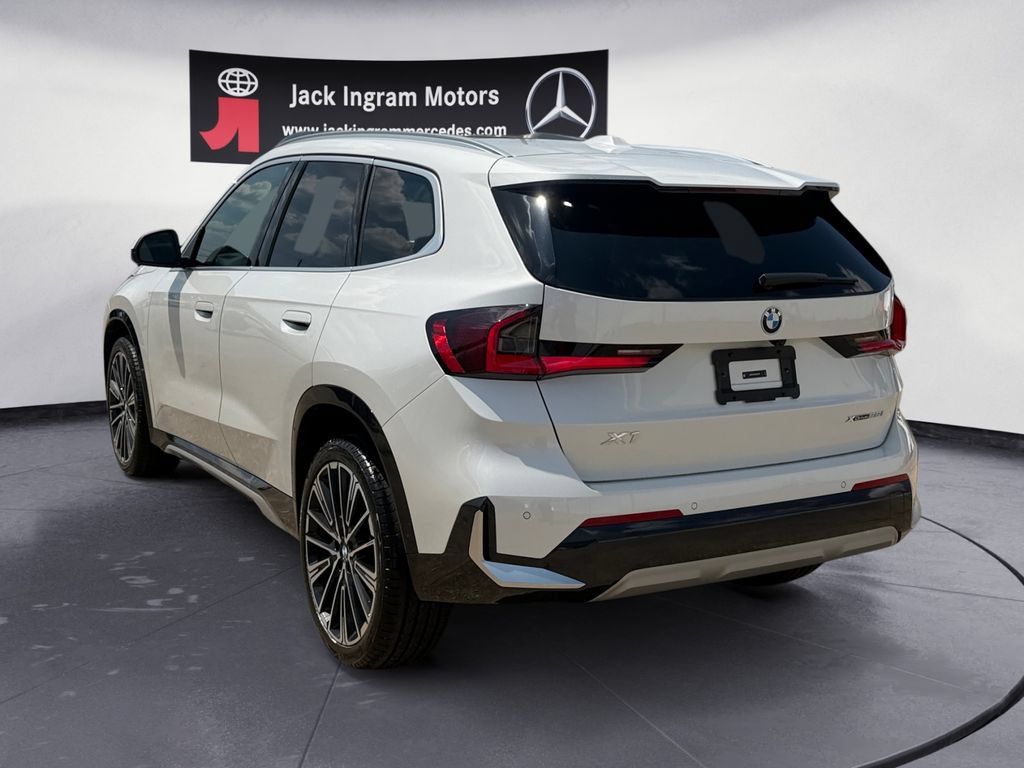 Used 2025 BMW X1 xDrive28i w/ Technology Package AWD/4WD image 3