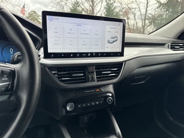 Used 2023 Ford Escape Platinum image 12