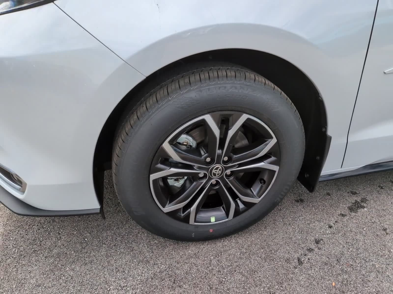 New 2026 Toyota Sienna Platinum AWD/4WD image 9