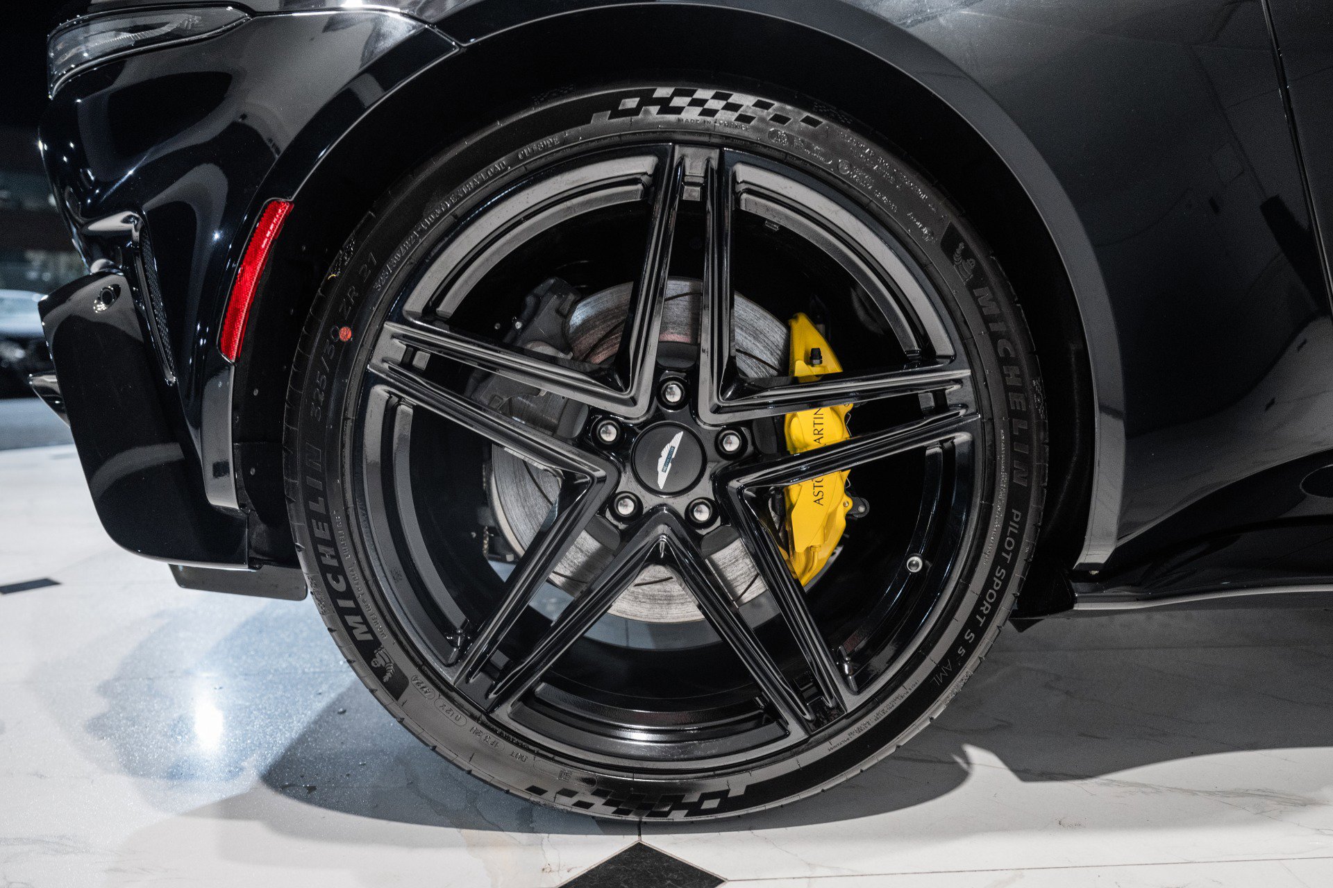 New 2026 Aston Martin V8 Vantage Coupe image 42