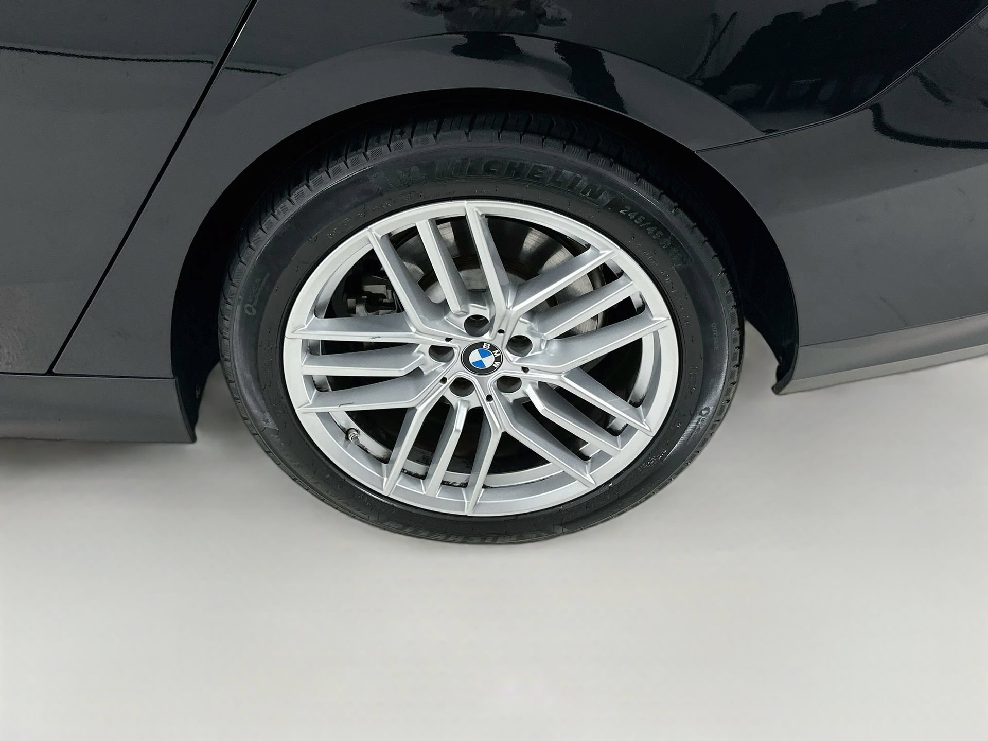 Used 2025 BMW 530i w/ Premium Package RWD image 33