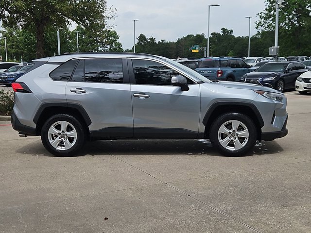 Used 2021 Toyota RAV4 XLE image 4