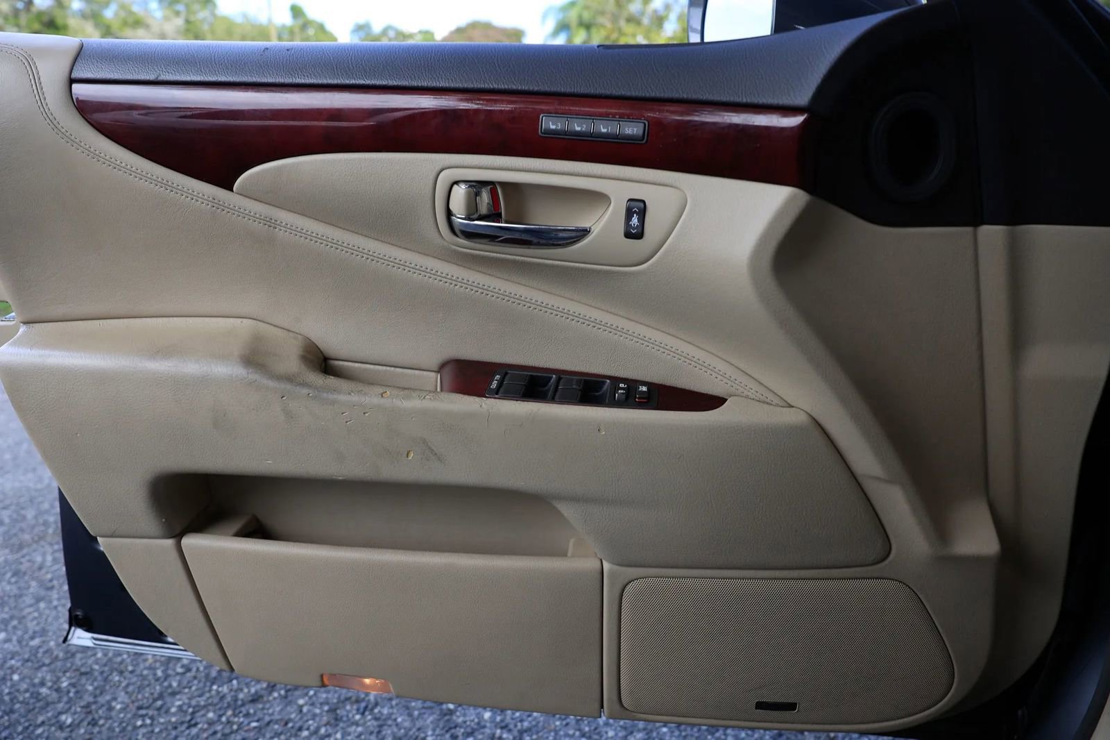 Used 2012 Lexus LS 460 L image 44