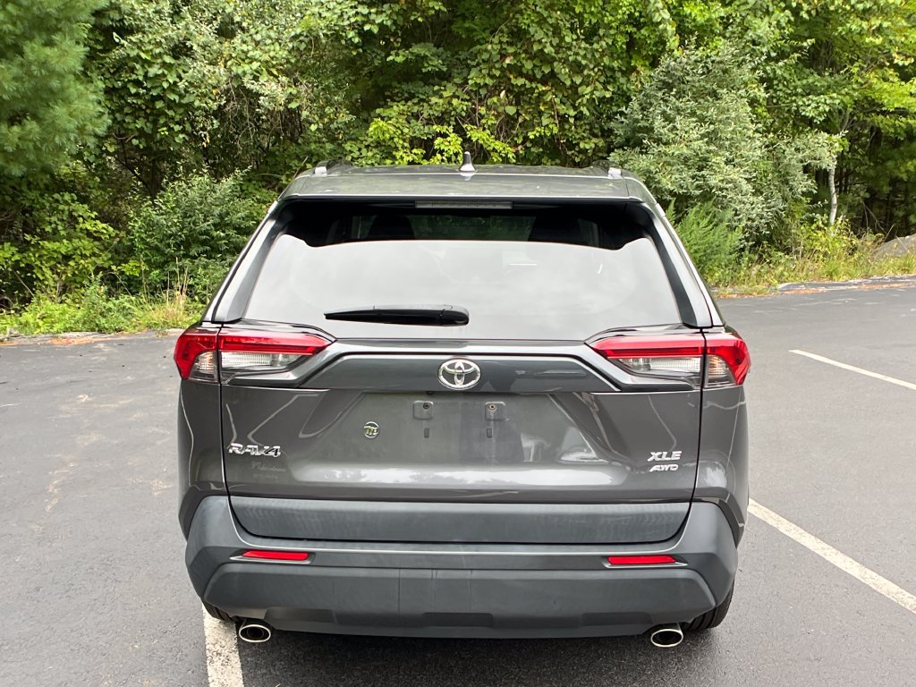 Used 2022 Toyota RAV4 XLE w/ Convenience Package AWD/4WD image 4