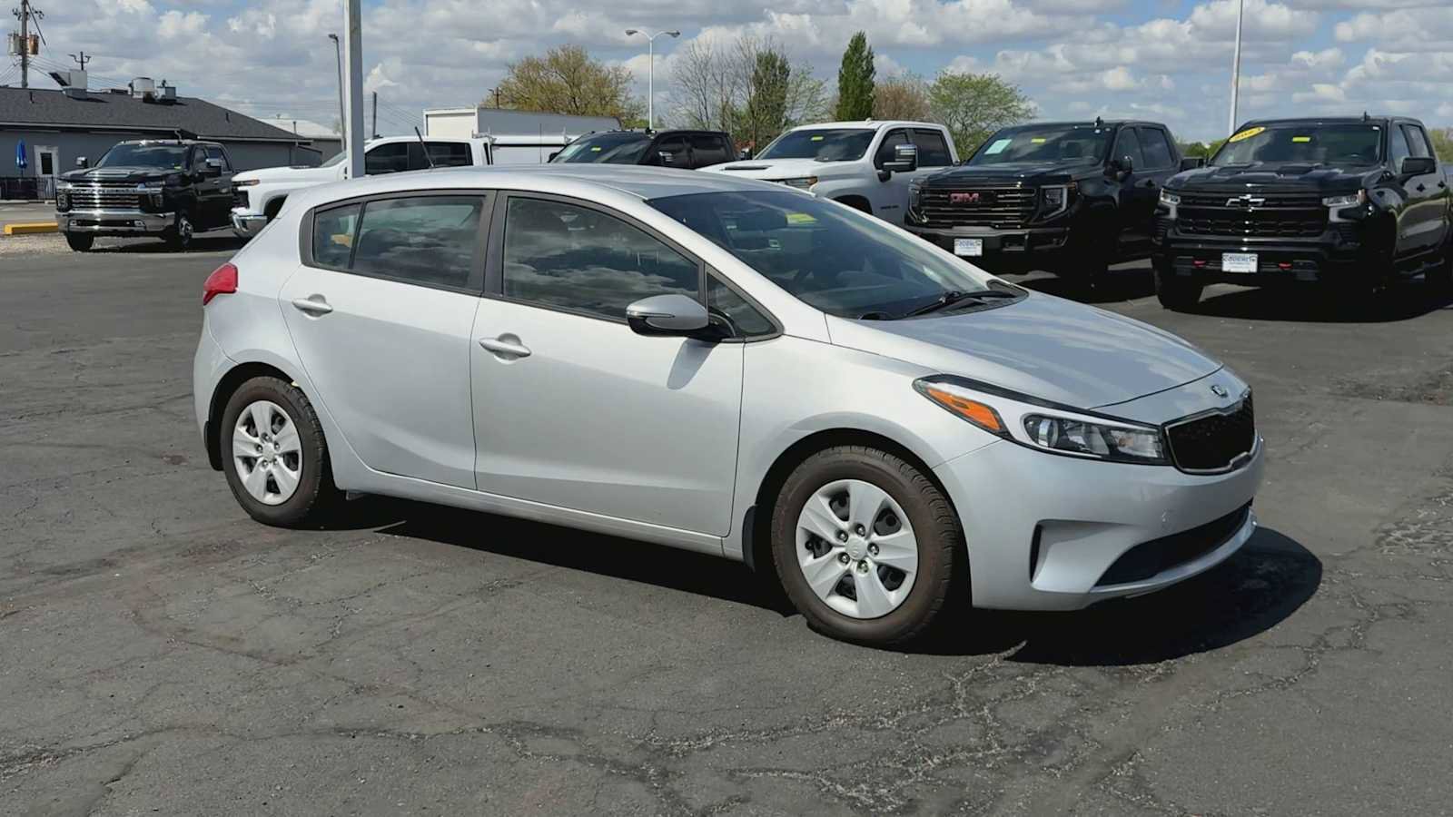 Used 2017 Kia Forte LX FWD image 2
