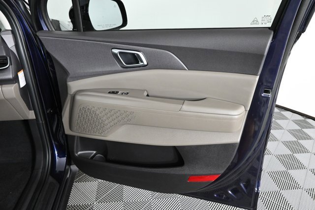 New 2026 Kia Carnival EX image 11