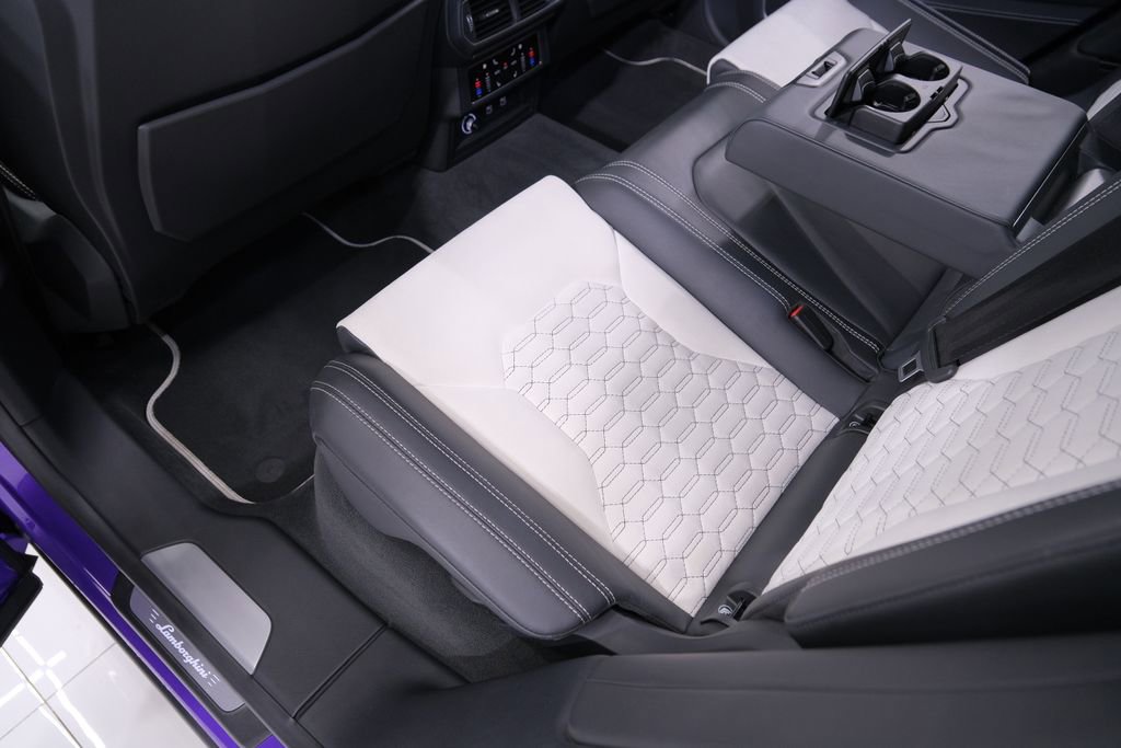 Used 2022 Lamborghini Urus image 35