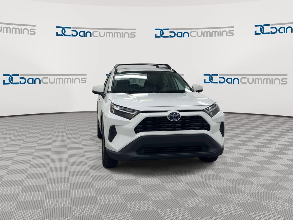 Used 2022 Toyota RAV4 XLE w/ Convenience Package AWD/4WD image 9