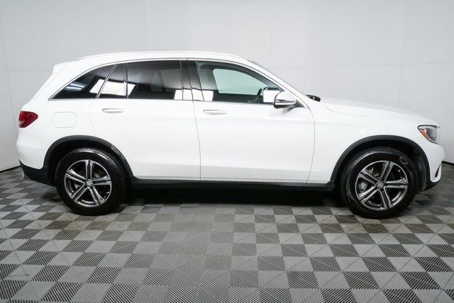 Used 2017 Mercedes-Benz GLC 300 image 2