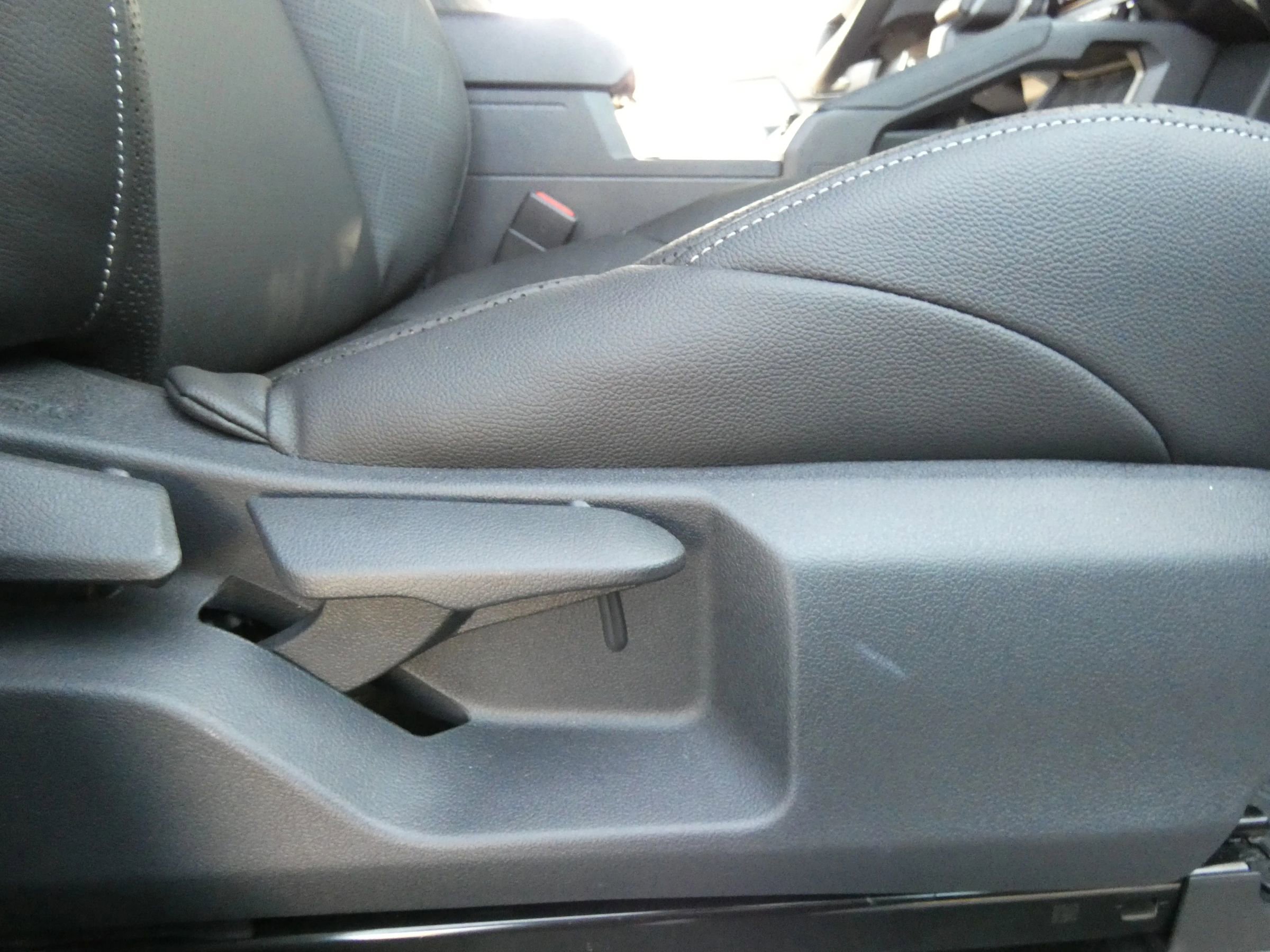 Used 2025 Toyota Tacoma TRD Sport image 36