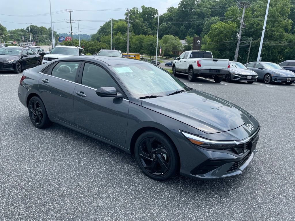 New 2026 Hyundai Elantra SEL Sport Premium FWD image 2