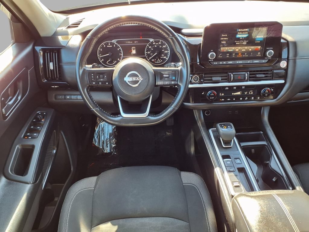 Used 2024 Nissan Pathfinder SV FWD image 4