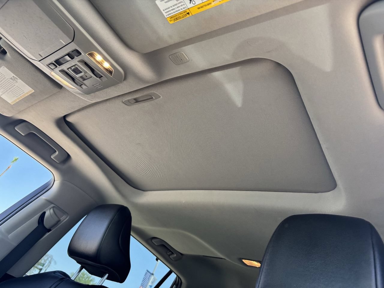 Used 2020 Toyota Highlander XLE AWD/4WD image 16