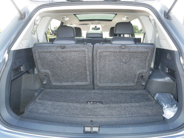 Used 2021 Volkswagen Tiguan SE w/ Panoramic Sunroof Package AWD/4WD image 18