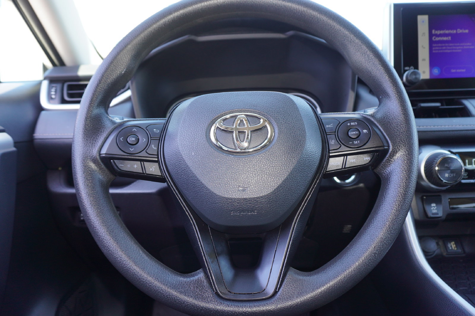 Certified 2024 Toyota RAV4 XLE FWD image 20