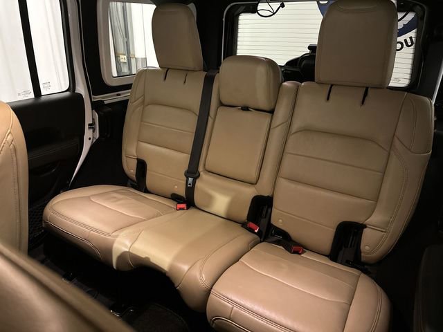 Used 2019 Jeep Wrangler Unlimited Sahara AWD/4WD image 27