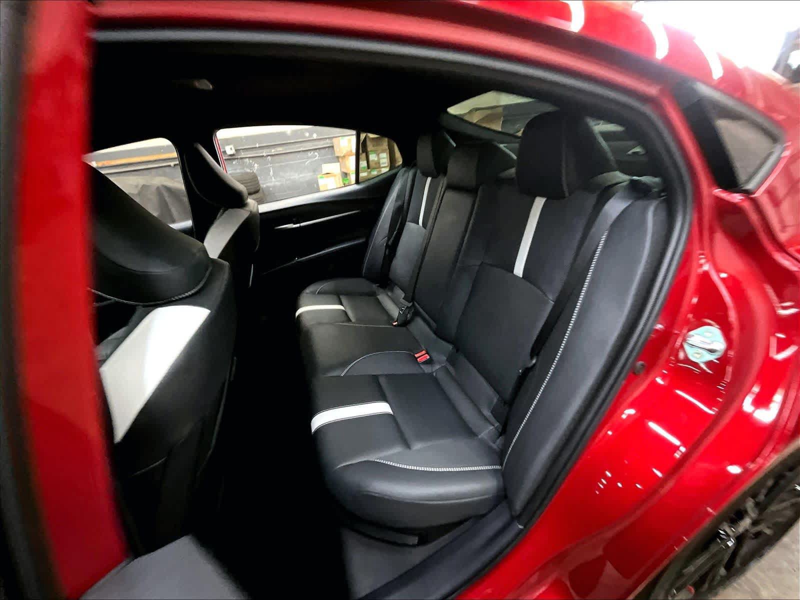 Used 2025 Toyota Camry SE w/ Convenience Package FWD image 29