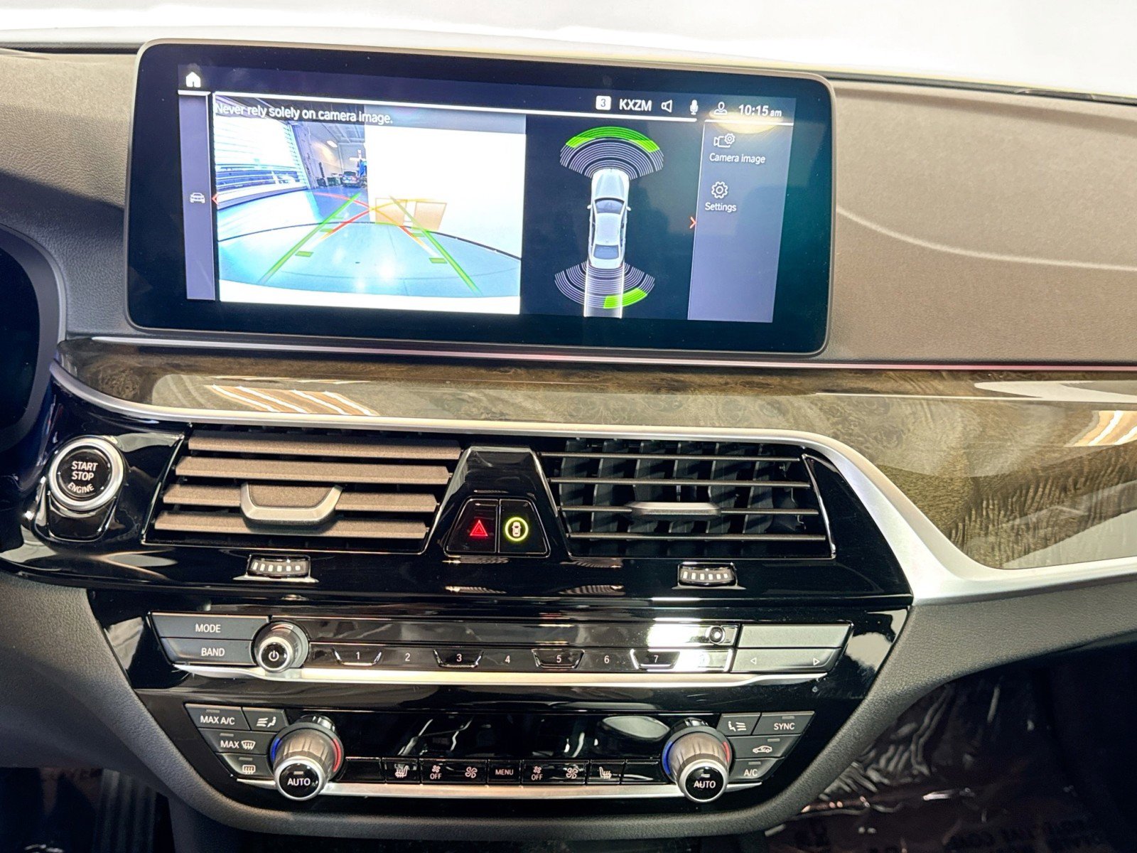 Used 2023 BMW 540i w/ Premium Package image 18