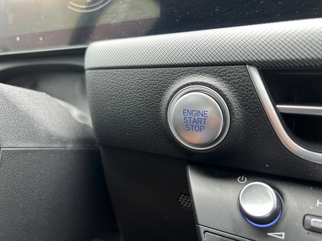 Used 2025 Hyundai Sonata SEL FWD image 31