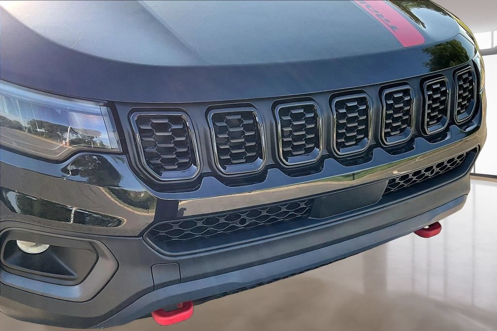 Used 2024 Jeep Compass Trailhawk AWD/4WD image 30