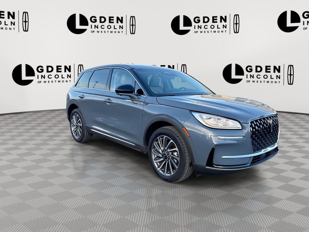 Used 2025 Lincoln Corsair Reserve image 2