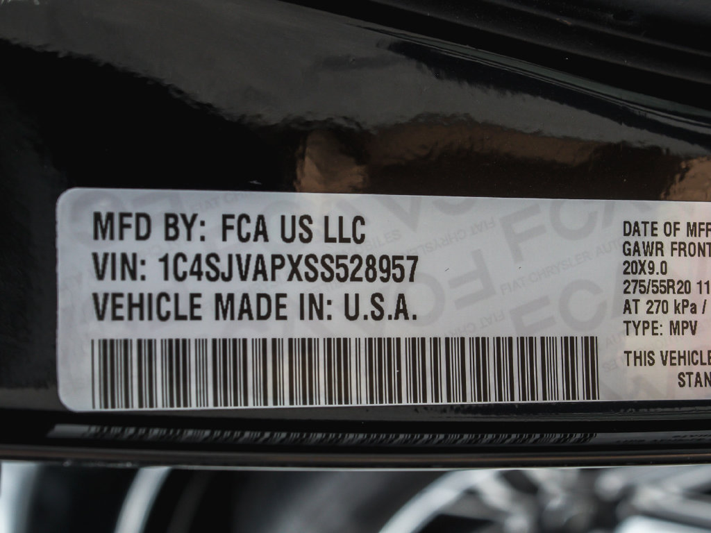 Used 2025 Jeep Wagoneer 4WD image 14