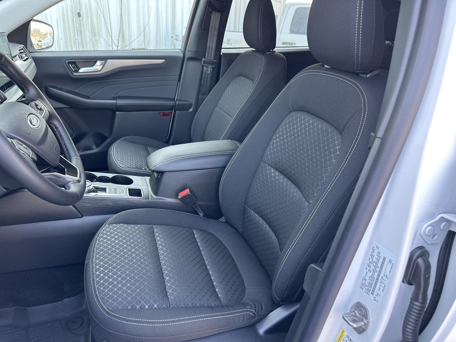 New 2025 Ford Escape SE image 7