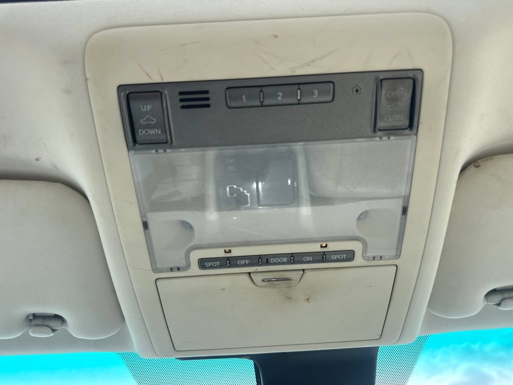 Used 2007 Lexus LS 460 RWD image 26