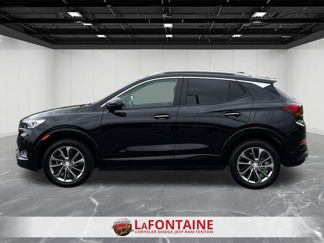 Used 2022 Buick Encore GX Preferred w/ Sport Touring Package FWD image 2