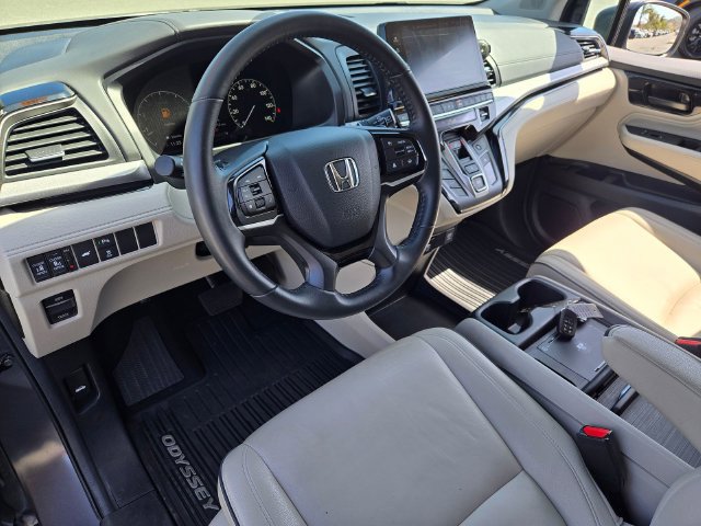 Used 2025 Honda Odyssey Touring image 9