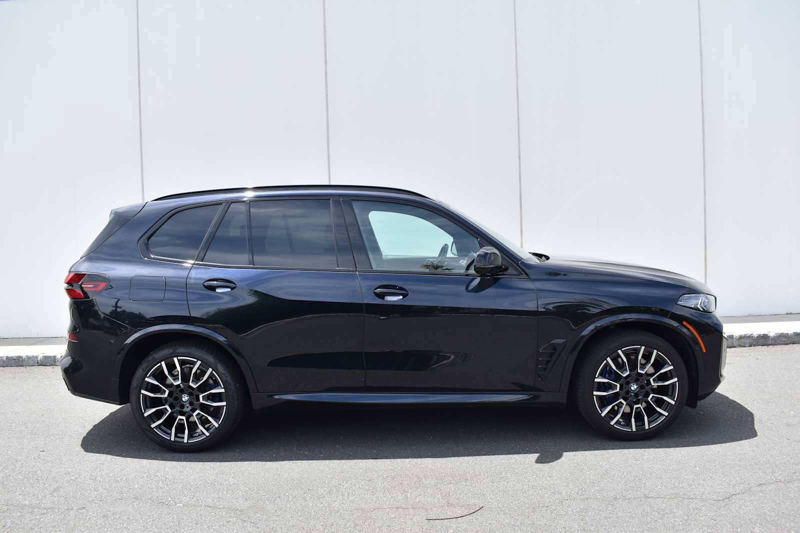 Used 2024 BMW X5 M60i w/ Executive Package AWD/4WD image 5