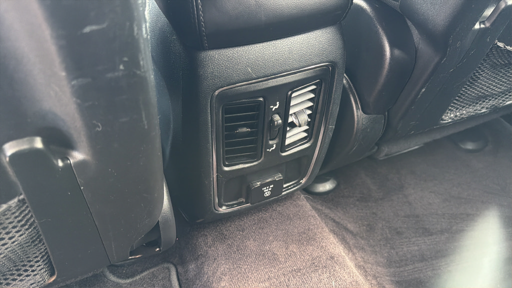 Used 2018 Jeep Grand Cherokee Altitude RWD image 22