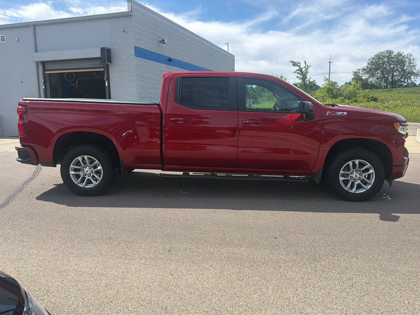 Used 2023 Chevrolet Silverado 1500 RST AWD/4WD image 6