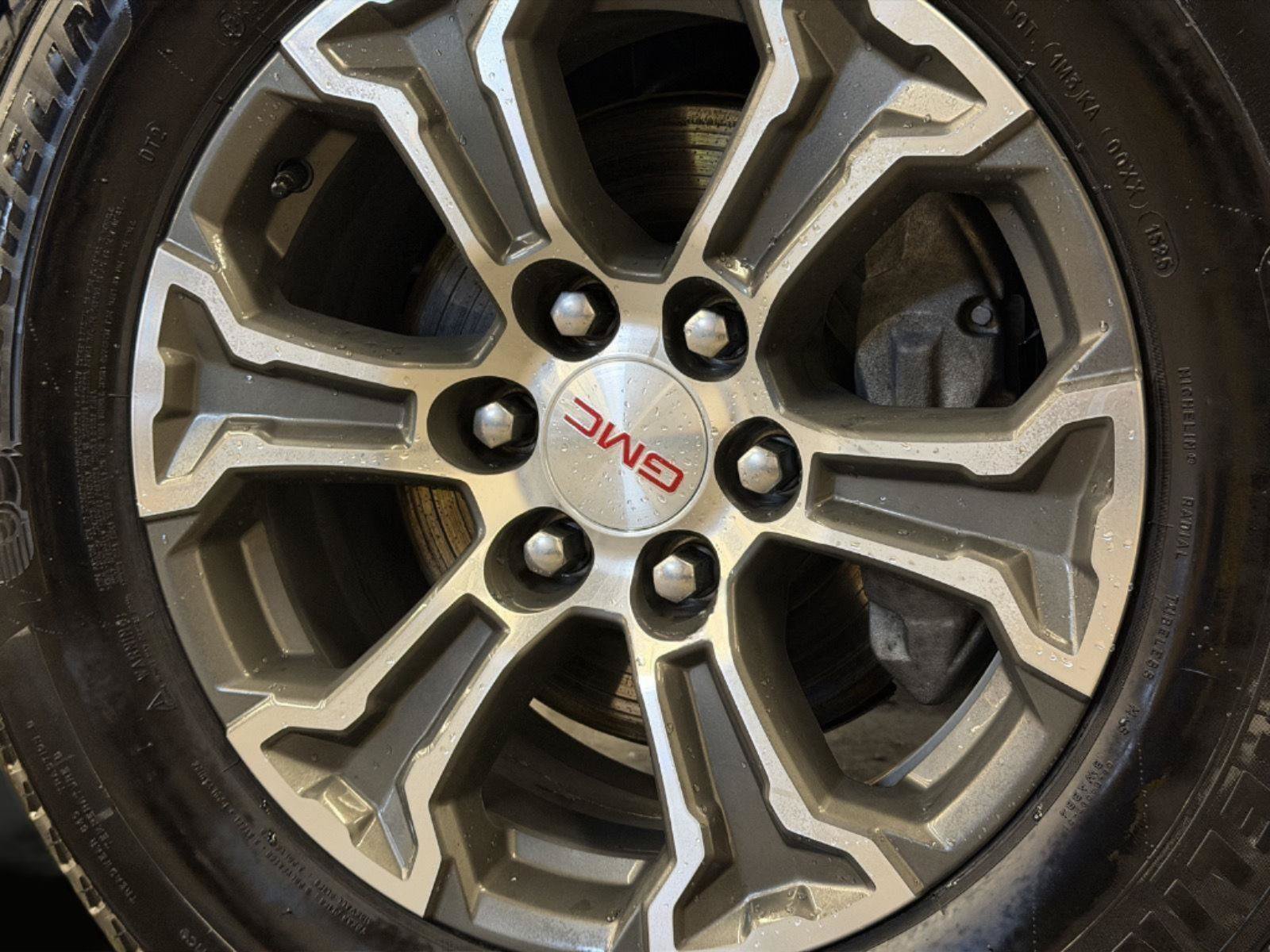 Certified 2025 GMC Sierra 1500 SLT AWD/4WD image 38