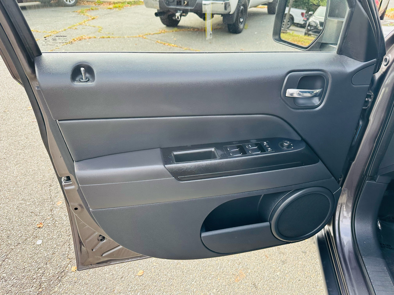 Used 2015 Jeep Patriot Sport w/ Power Value Group image 11