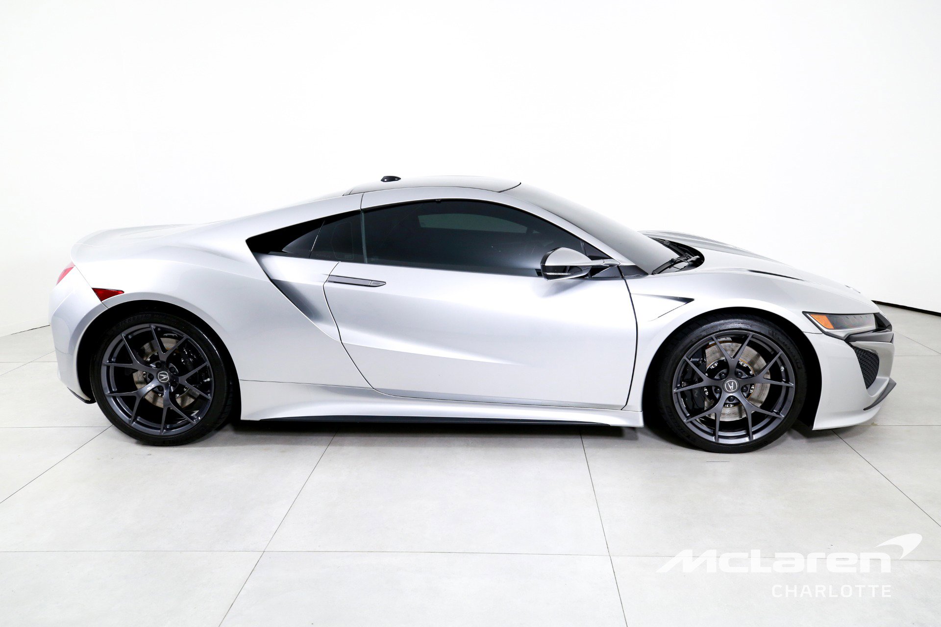 Used 2017 Acura NSX AWD/4WD image 9