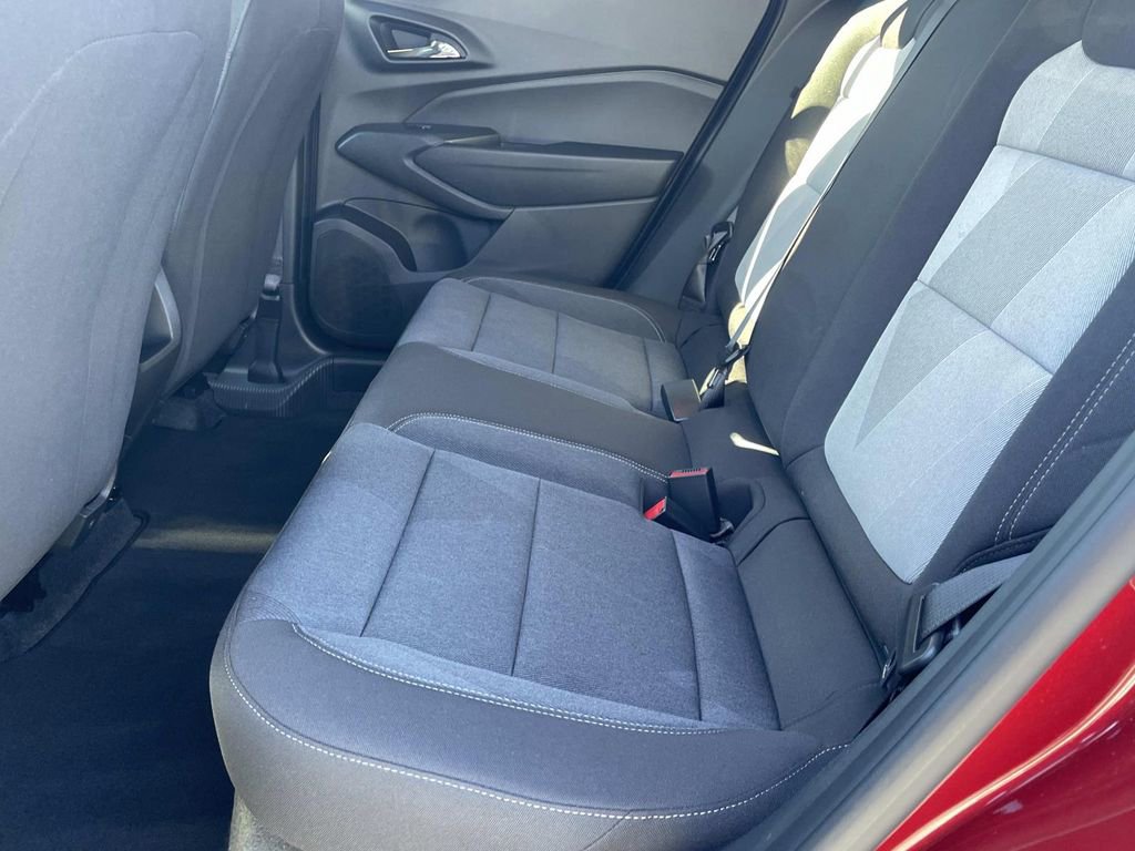 Certified 2025 Chevrolet Trax RS w/ Sunroof Package image 12