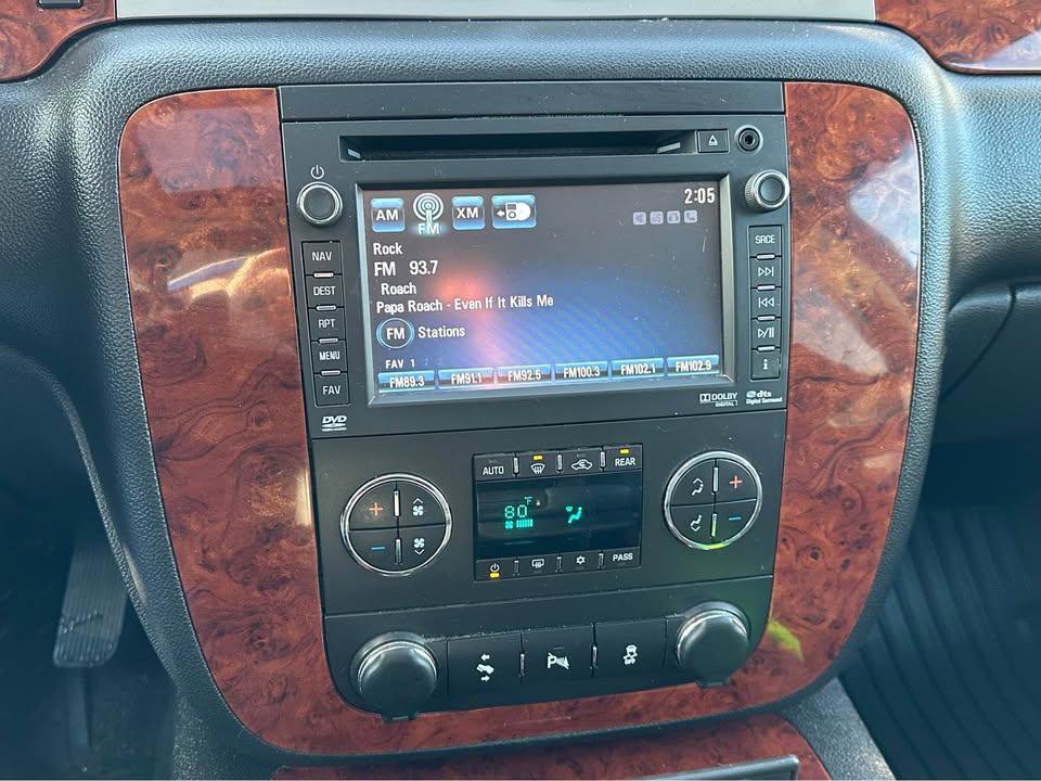 Used 2014 Chevrolet Suburban LTZ image 14