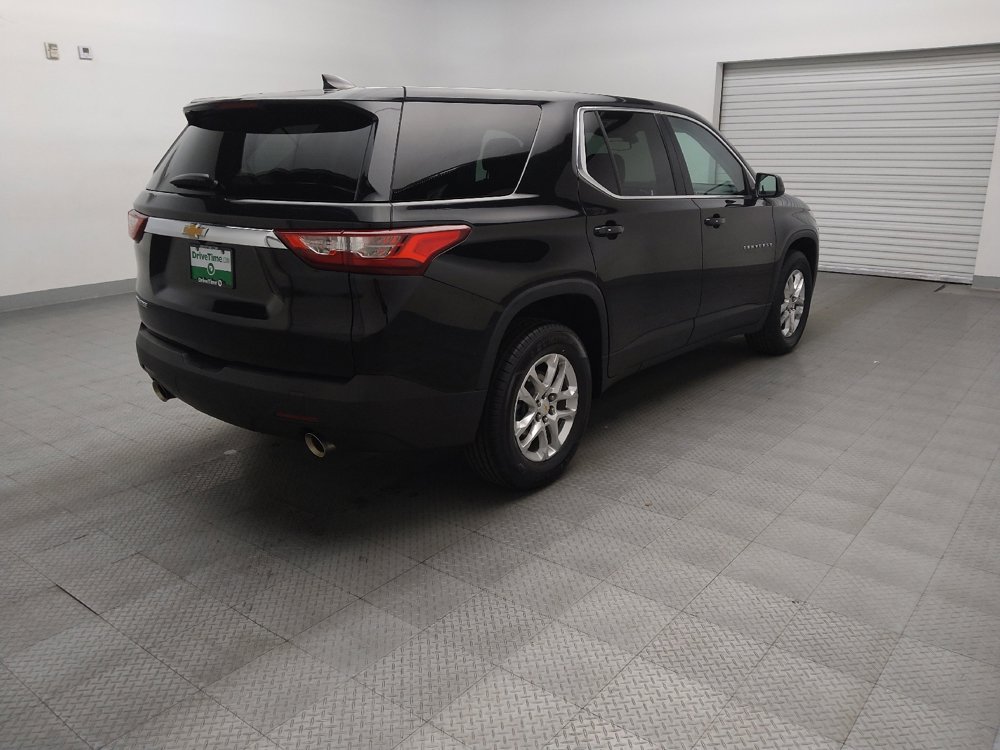 Used 2021 Chevrolet Traverse LS FWD image 9