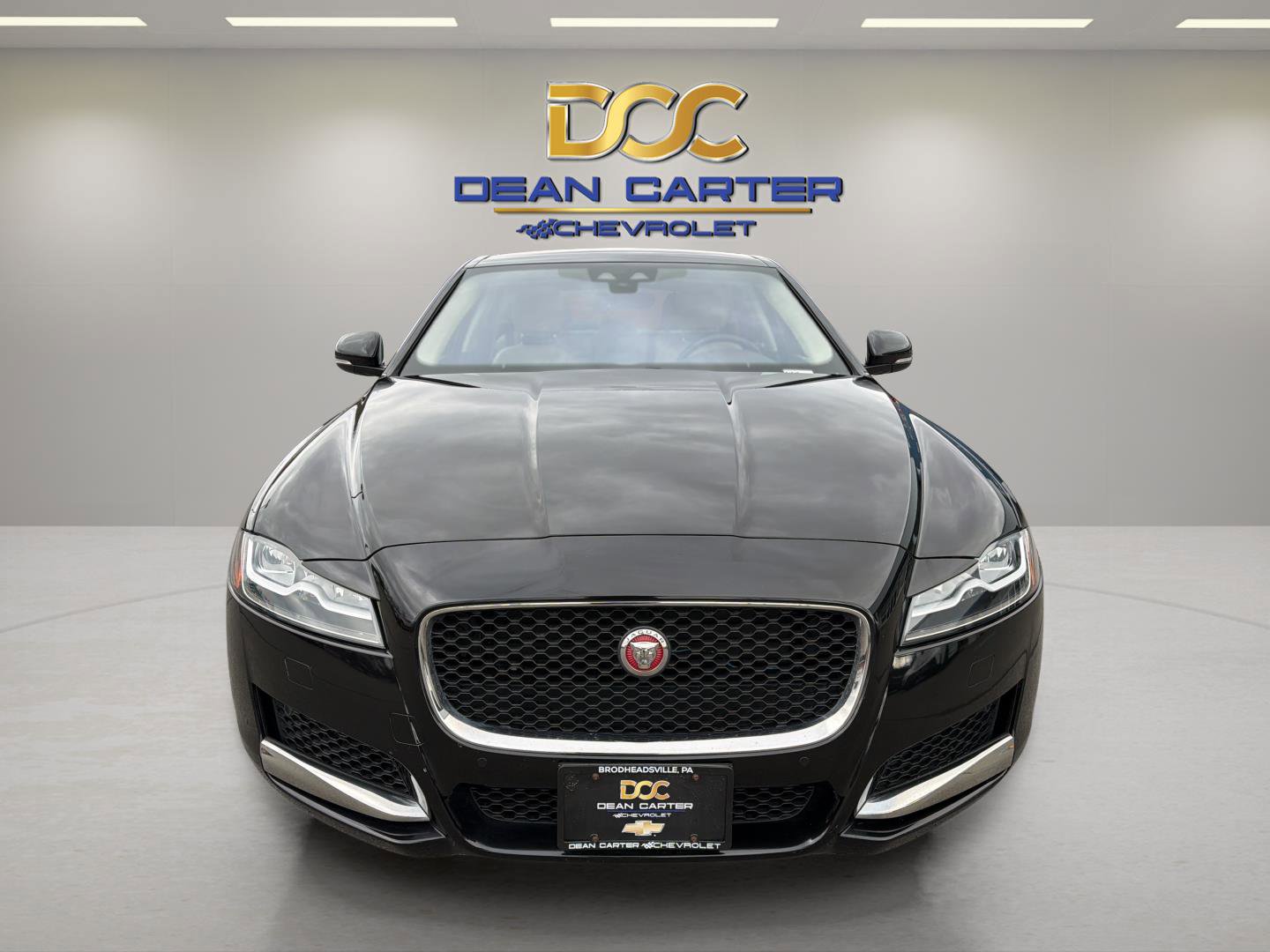 Used 2020 Jaguar XF Premium image 8