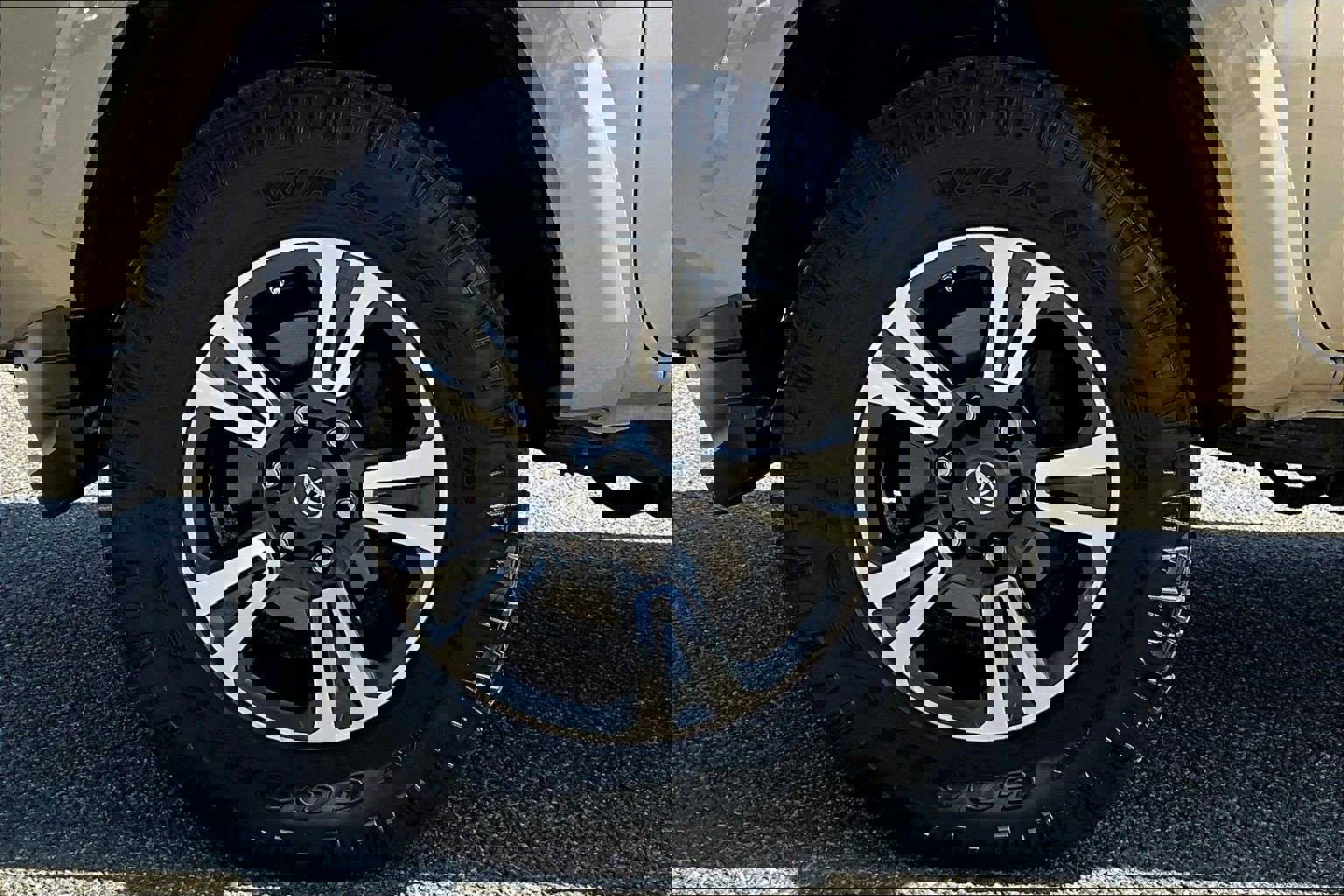 Used 2016 Toyota Tacoma TRD Sport w/ Towing Package image 8