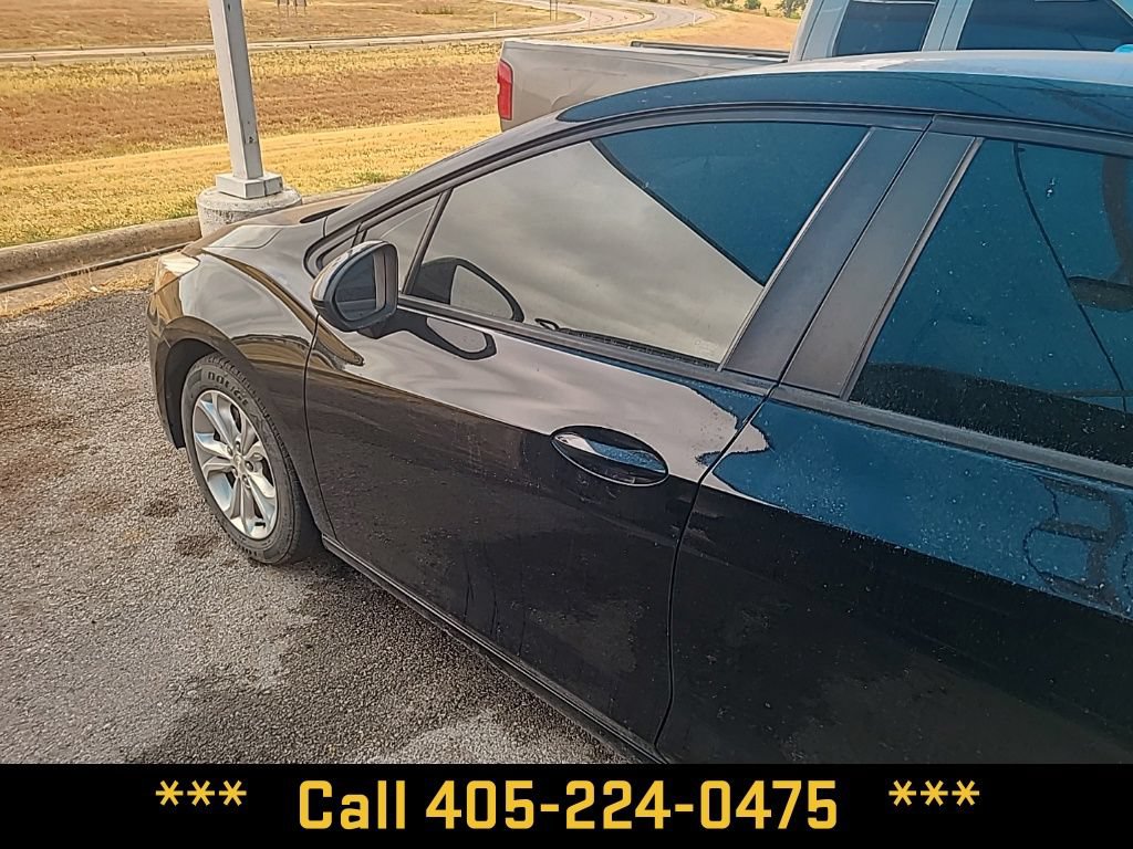 Used 2019 Chevrolet Cruze LS w/ LS Convenience Package FWD image 4