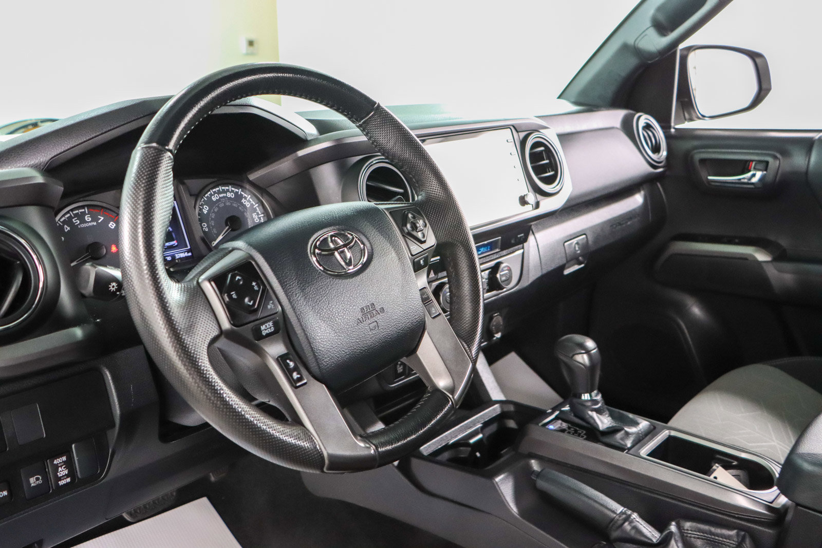 Used 2023 Toyota Tacoma TRD Off-Road image 23