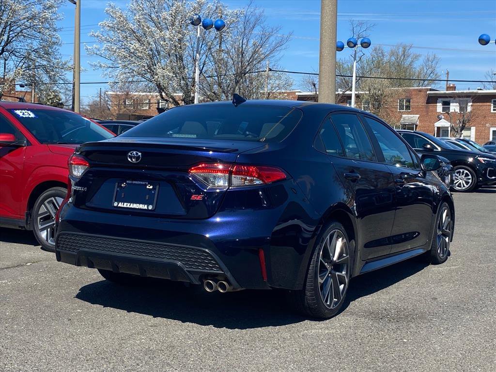 Used 2022 Toyota Corolla SE image 3